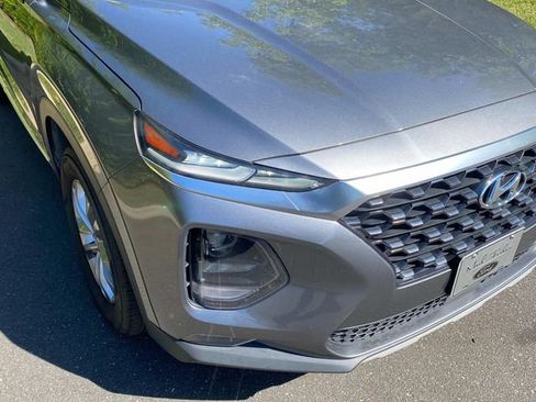 Used 2019 Hyundai Santa Fe SEL FWD image 2