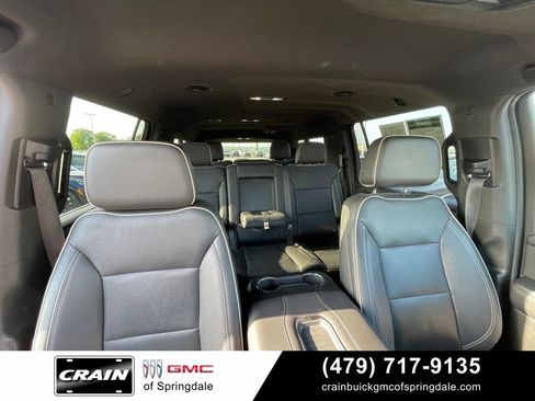 Used 2023 GMC Yukon XL SLT AWD/4WD image 27