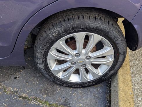 Used 2017 Chevrolet Spark LT FWD image 33