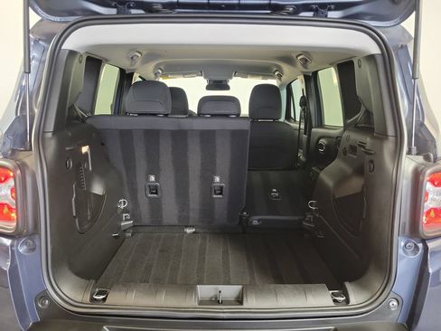 Used 2022 Jeep Renegade Latitude AWD/4WD image 26