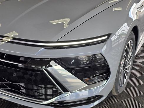 New 2026 Hyundai Sonata Limited FWD image 9