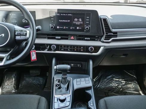 Certified 2025 Kia Sportage LX FWD image 14