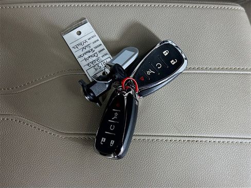 Used 2022 Chevrolet Traverse LT w/ LPO, Floor Liner Package image 35