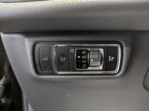 Used 2025 Lincoln Aviator AWD w/ Jet Appearance Package image 16