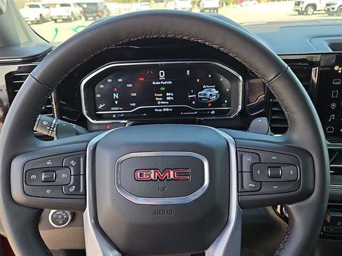 Used 2025 GMC Sierra 1500 SLT image 15