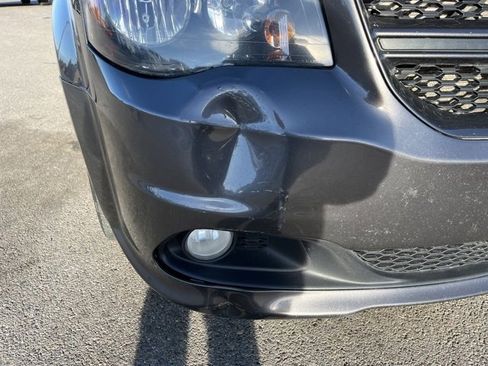 Used 2019 Dodge Grand Caravan GT image 2