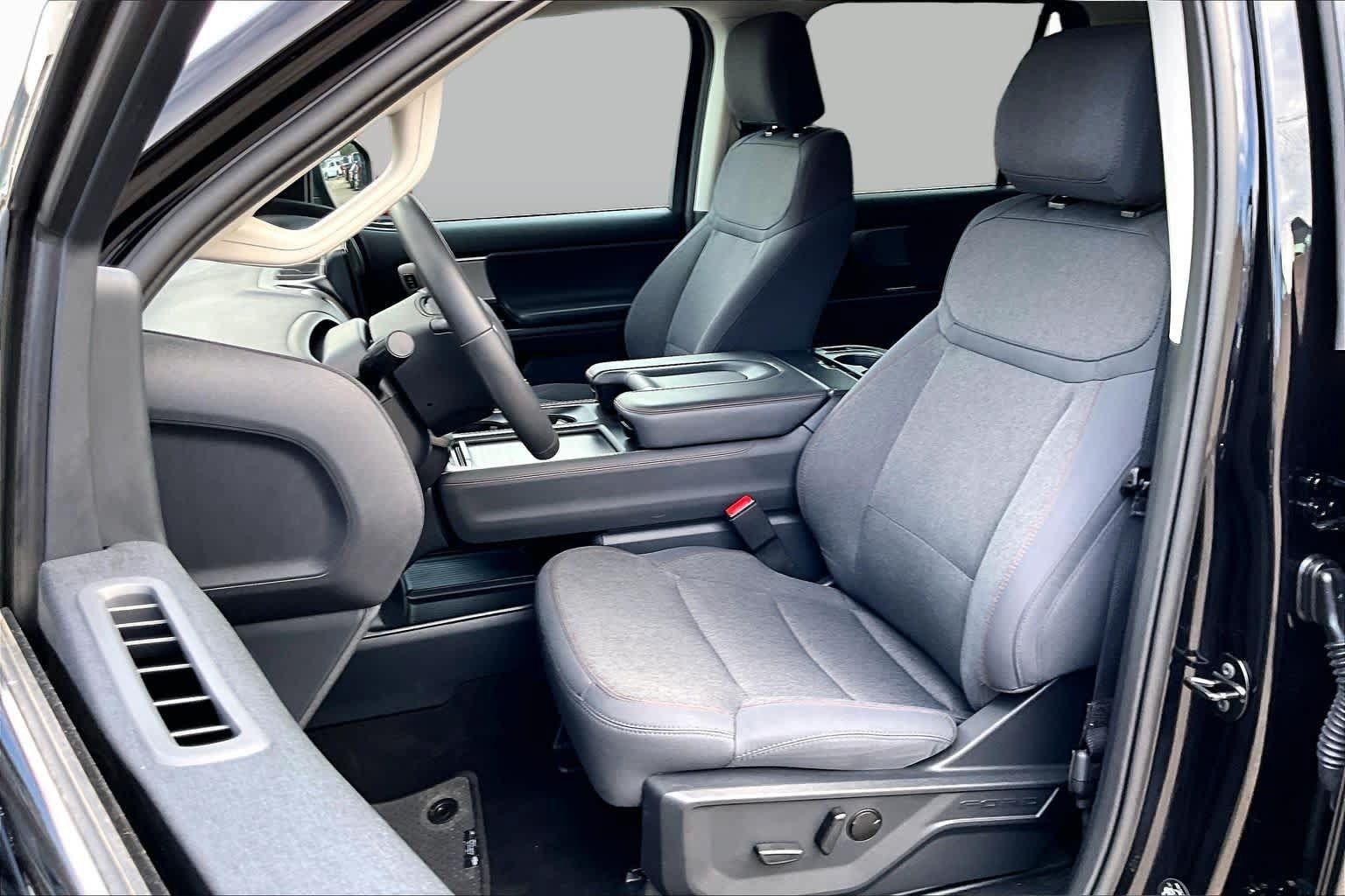 Certified 2025 Ford Expedition Active RWD image 8