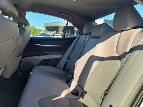 Used 2023 Toyota Camry XSE FWD image 9