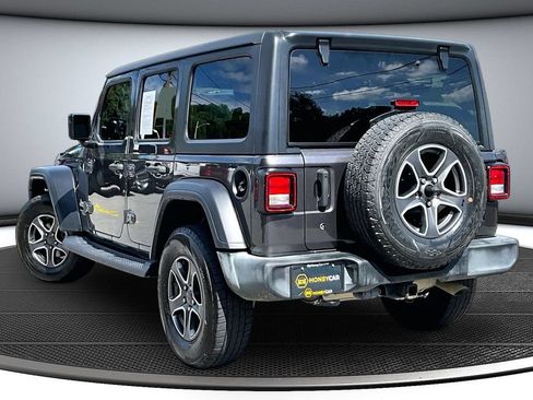 Used 2019 Jeep Wrangler Unlimited Sport S AWD/4WD image 4