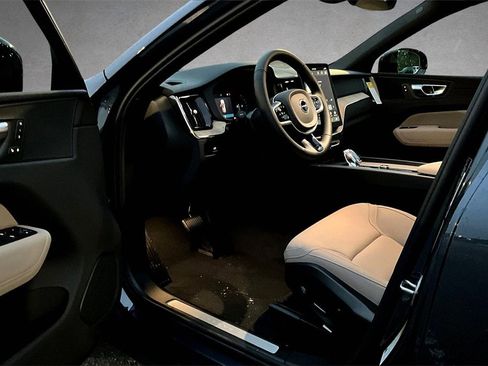 New 2026 Volvo XC60 B5 Plus w/ Protection Package Premier image 7