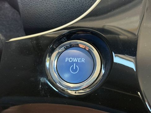 Used 2019 Toyota Prius XLE FWD image 28