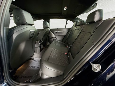 New 2026 BMW i5 eDrive40 w/ Executive Package RWD image 26