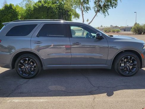 Used 2023 Dodge Durango R/T w/ Hemi Orange Plus Package RWD image 10