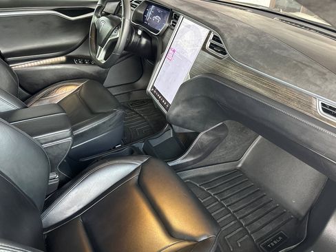 Used 2015 Tesla Model S 70D image 17