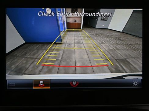 Used 2019 Mercedes-Benz GLC 300 4MATIC w/ Premium Package image 28