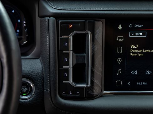 Used 2024 GMC Yukon Denali w/ Denali Reserve Package image 24