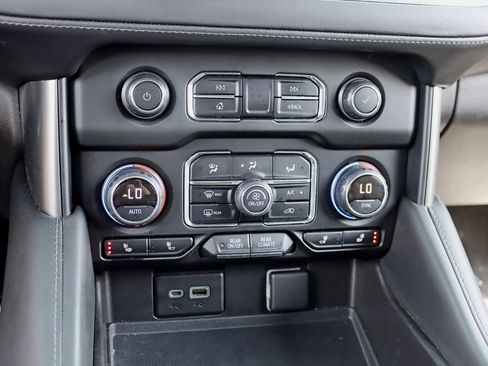 Used 2021 Chevrolet Tahoe LT w/ LT Signature Plus Package AWD/4WD image 28