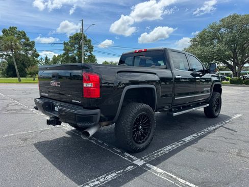 Used 2015 GMC Sierra 2500 Denali w/ Duramax Plus Package AWD/4WD image 6