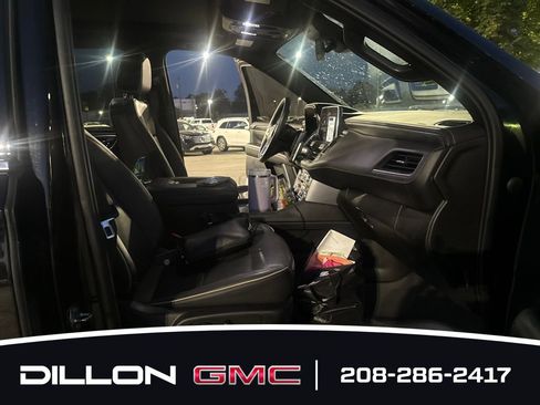 Used 2023 GMC Yukon XL SLT w/ SLT Luxury Package AWD/4WD image 16