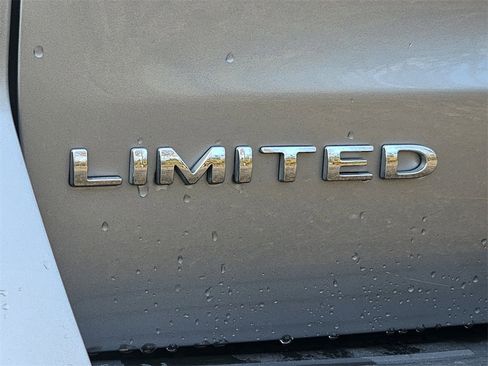 Used 2024 Ford Expedition Max Limited image 10