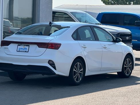 Used 2023 Kia Forte LXS w/ LXS Technology Package image 3