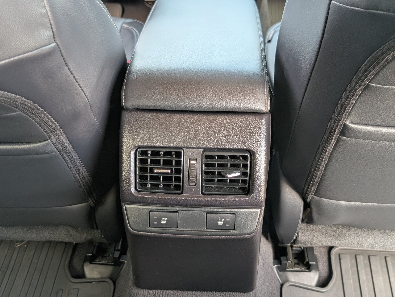 Used 2017 Subaru Outback 2.5i Limited AWD/4WD image 7