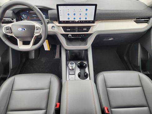 New 2026 Ford Explorer Active w/ Active Comfort Package RWD image 17