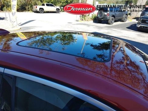 Used 2021 BMW 330i Sedan w/ Premium Package image 14