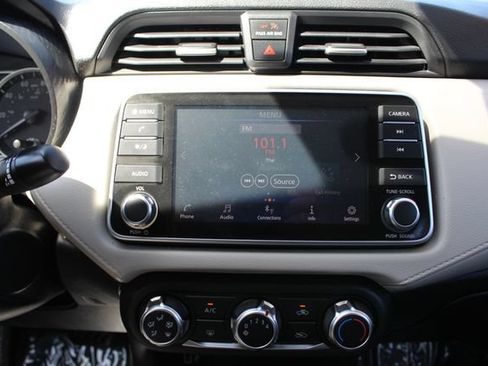 Used 2021 Nissan Versa SV FWD image 37