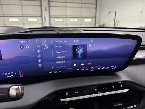 Certified 2025 Buick Enclave Avenir image 28