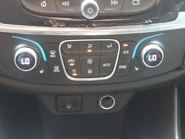Used 2023 Chevrolet Traverse LT FWD image 32