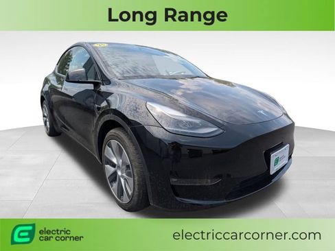 Used 2023 Tesla Model Y Long Range AWD/4WD image 1