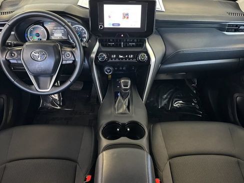 Used 2023 Toyota Venza LE AWD/4WD image 17