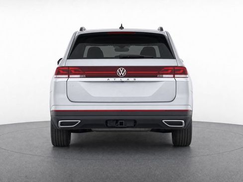 Used 2025 Volkswagen Atlas SE FWD image 3