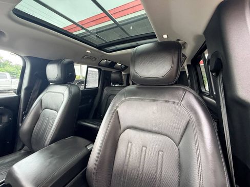 Used 2020 Land Rover Defender 110 HSE AWD/4WD image 33