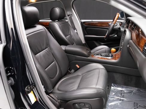Used 2005 Jaguar XJ8 RWD image 56