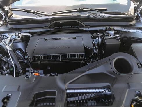 Used 2025 Honda Pilot TrailSport image 30