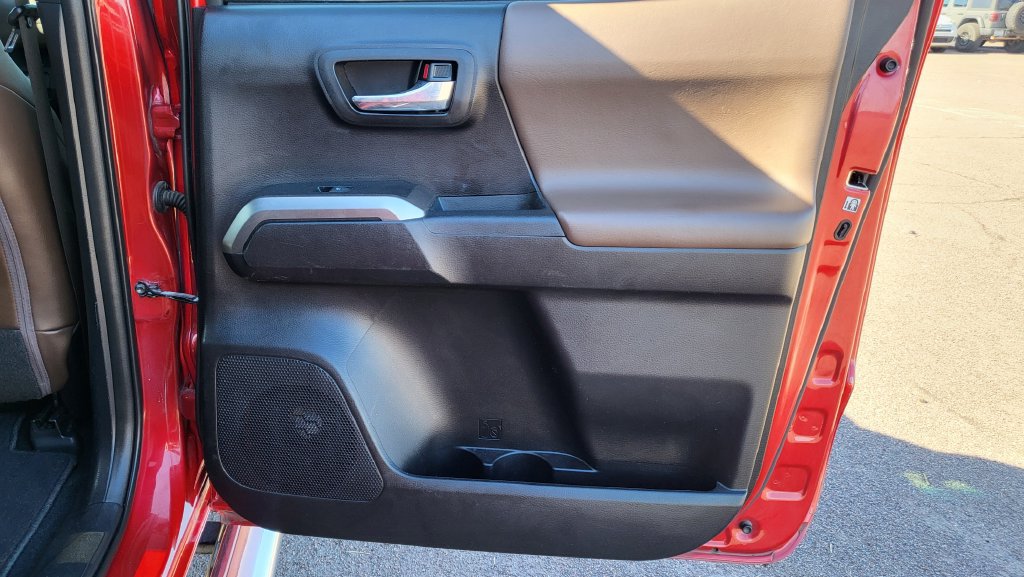 Used 2020 Toyota Tacoma Limited RWD image 20
