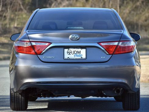 Used 2015 Toyota Camry LE FWD image 6