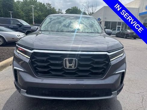 Used 2025 Honda Pilot EX-L image 2