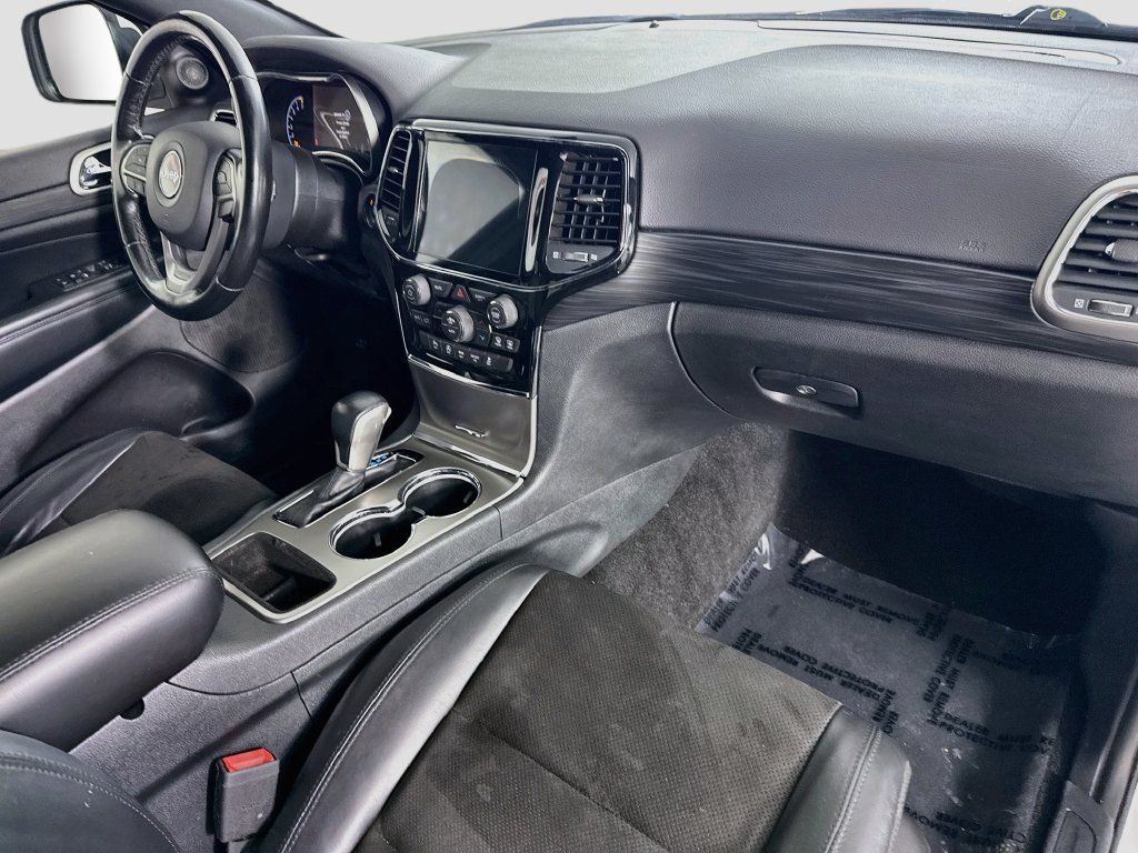 Used 2020 Jeep Grand Cherokee Altitude AWD/4WD image 34