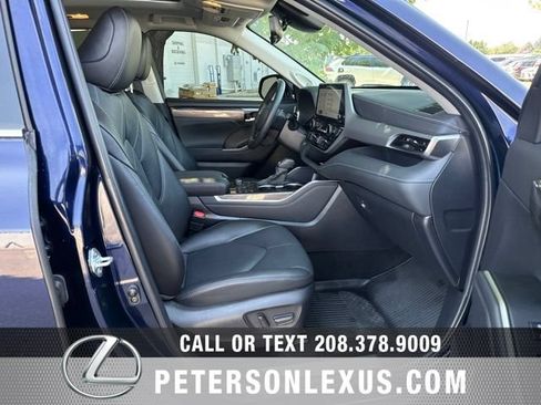 Used 2024 Toyota Highlander Platinum AWD/4WD image 13
