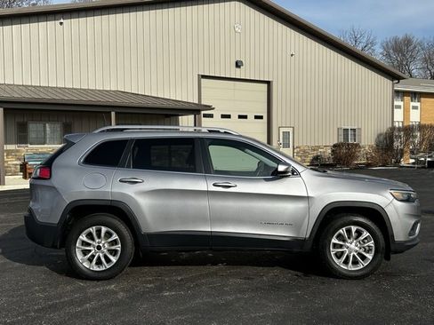 Used 2019 Jeep Cherokee Latitude w/ Cold Weather Group image 15