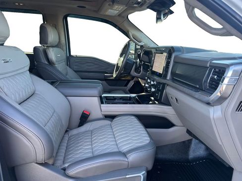 Used 2026 Ford F250 Platinum w/ Platinum Plus Package image 8