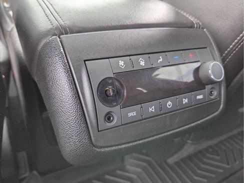 Used 2016 GMC Acadia SLT w/ Premium Edition FWD image 17