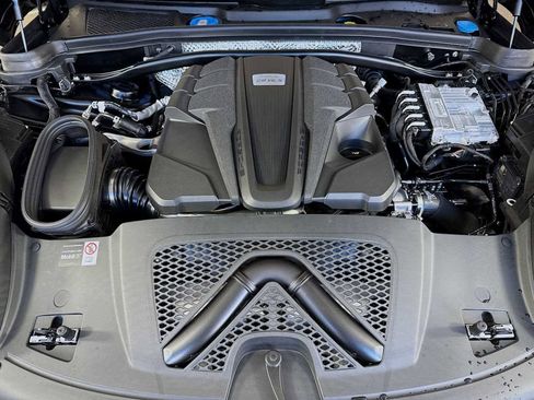 New 2026 Porsche Macan S image 23