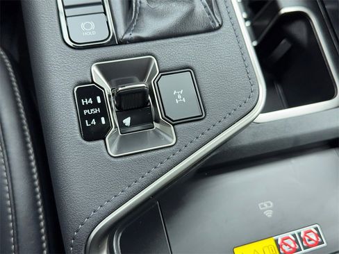 Used 2024 Lexus GX 550 image 33