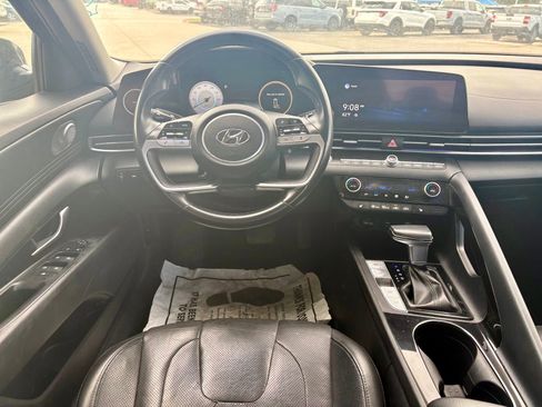 Used 2021 Hyundai Elantra Limited FWD image 10