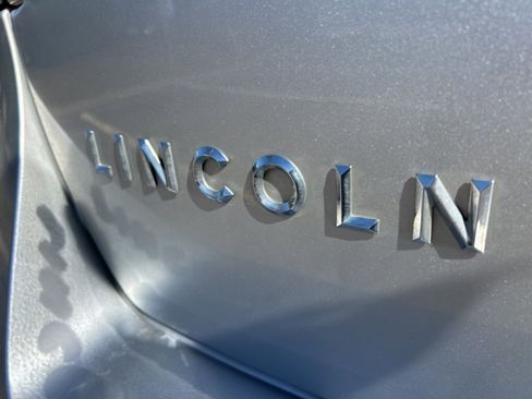 Used 2013 Lincoln MKX FWD image 7