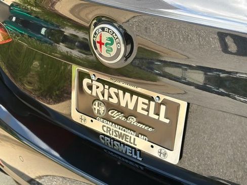Used 2023 Alfa Romeo Giulia Estrema AWD/4WD image 17